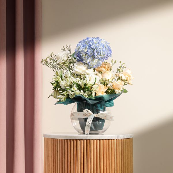 مزهرية زهور فاتحة ناعمة - Image 3