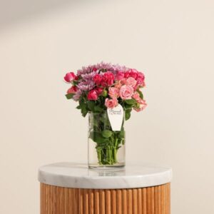 مزهرية زهور بالدرجات وردية السحرية