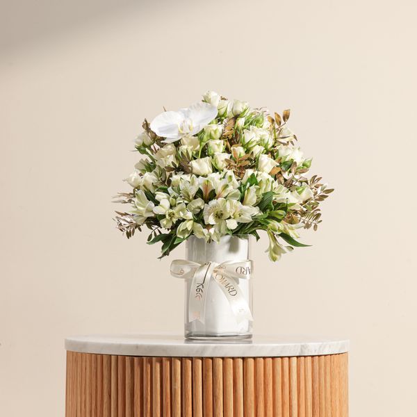 فازة زهور الفخامة البيضاء - Image 6